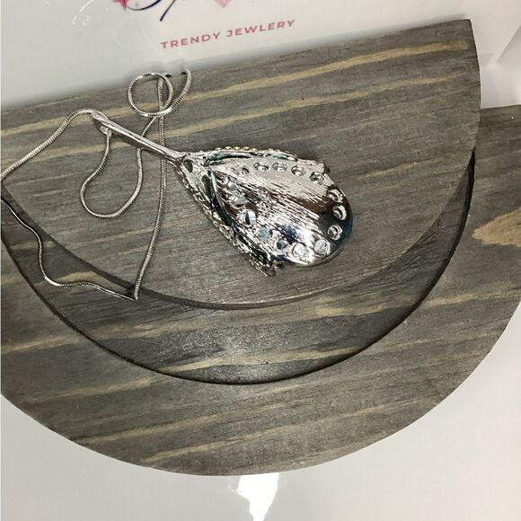 - Large Rhinestone Embellished GreenWater drop Pendant Silver Tone Sweater… - Picture 9 of 14